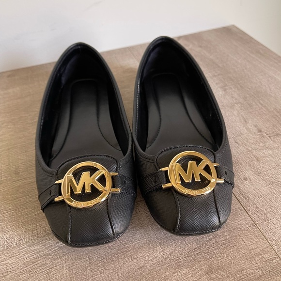 Michael kors ballet shoes - Picture 1 of 3